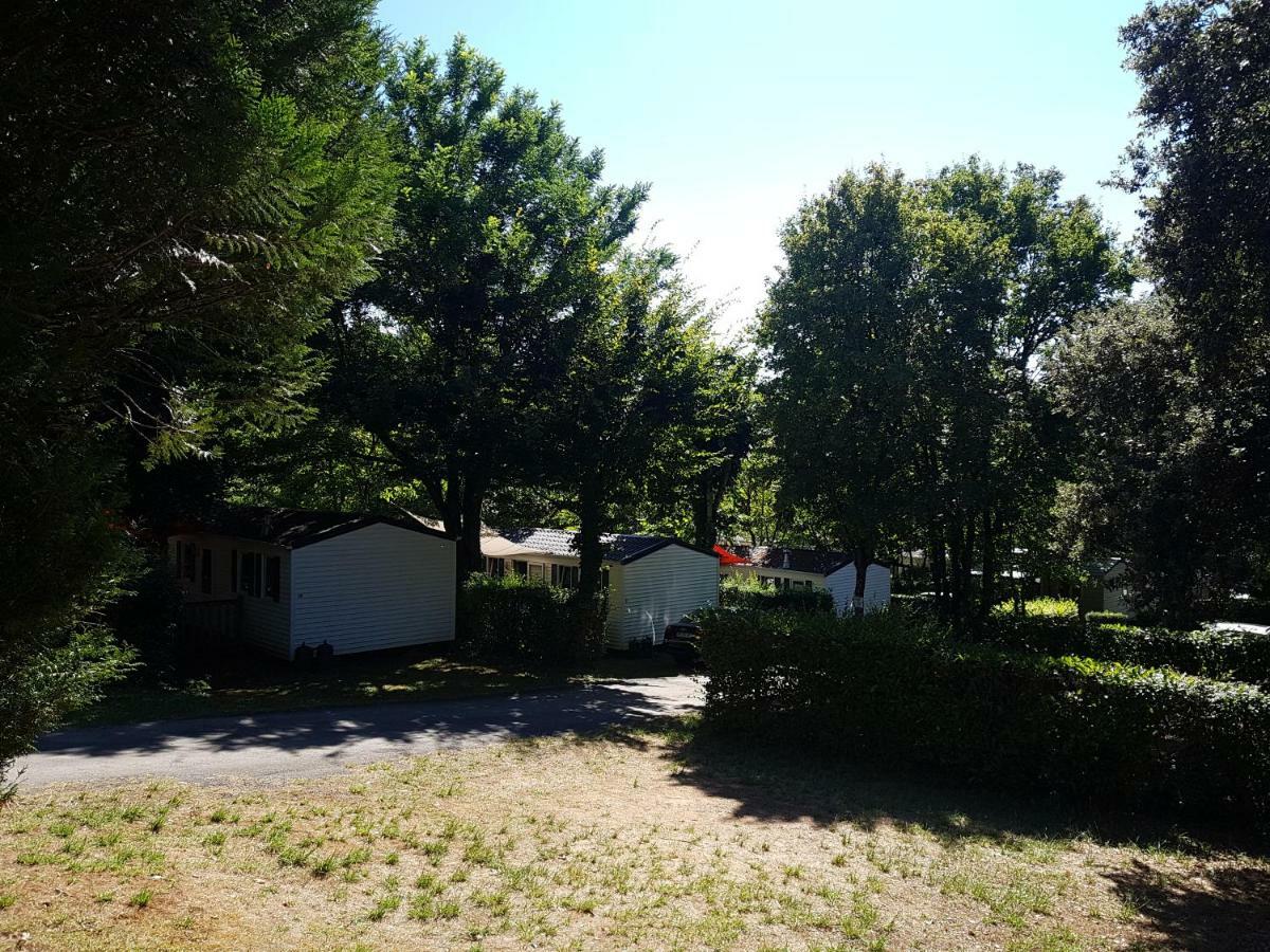 Camping Le Pigeonnier Saint-Crépin-et-Carlucet Kültér fotó
